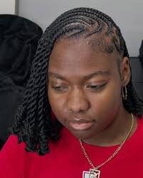 uniqueeulani is always all smiles when I do her hair 😍😍❤️ STYLE: LEMONADE  TWIST BOB JUNE IS BOOKED JULY OPENS 6/15 #texasbraider #houstonbraider  #lemonadebraids🍋 #miamibraids #miamibraider #knotlessbraids #braids  #sanantoniobraider #naturalhair ...