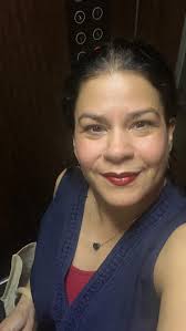 Yo hoy salí muy Digna de mi casa, y después de estar todo el día fuera  (tanto que Samanta ya tenía que la hubiésemos abandonado ) pasando el día  en diferentes actividades, que ni siquiera quiero ...