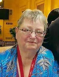 Caroline Fogle's Instagram, Twitter & Facebook