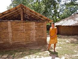 Cherokee Houses Several Native Cherokee Men Work On Making Arrowheads And Arrows The Heritage Museum Tahlequah Heritage