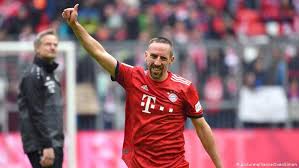 He would be completely deserving of a contract extension with the serie a side, especially since his fitness has been remarkably good for someone pushing 38 years of age. Franck Ribery Was Hoeness Fur Mich Getan Hat War Unglaublich Sport Dw 18 05 2019