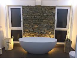 Freistehende Badewanne Piemont Medio Aus Mineralguss Weiss Matt Oder Glanzend Badewanne Badezimmer Freistehende Badewanne
