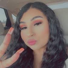 Corina Galvan (@corinnaaa12)