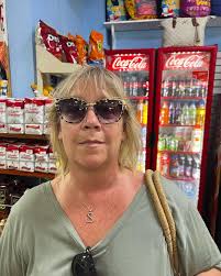 Big shout out to all you mommas out there! But a bigger shout out to my mom  for all the years of being awesome and putting up with my ornery ass :)) #