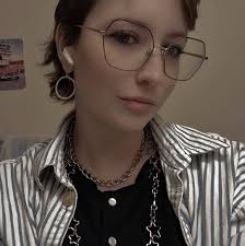 Sharing for a friend. Beware of any transactions with this Evelyn Green.