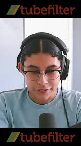 how does Jenny Hoyos make her videos go viral?