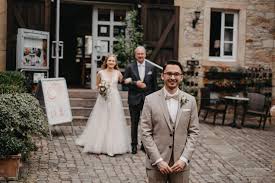 Das sehr schöne weingut mussler in bissersheim bringt toskanisches flair in die pfalz und bietet alles, was man für eine hochzeit benötigt. Weingut Mussler Bissersheim Hochzeitsreportage Pfalz Weinstrasse