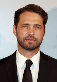 About 0% of these are party masks. Jason Priestley Wikipedia