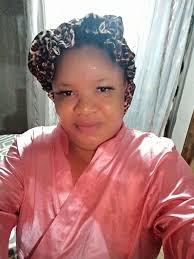 Look closely and tell mi if this gal ah nuh ginnal. So she was building a  house to occupy or she was building APARTMENTS to rent ?