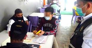 Mulai dari makanan ringan hingga makanan berat. Sembilan Premis Makanan Diarah Tutup