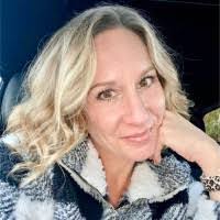 Tara Dutton's Instagram, Twitter & Facebook