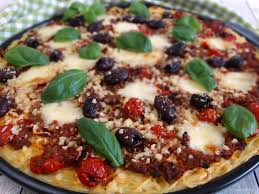 Spaghetti Pizza All You Need Is Hack Rezept Hackfleisch Spaghetti Pizza Pasta Kochen Backen Recipe Thermomix Thermom Rezepte Hauptspeise Rezeptideen