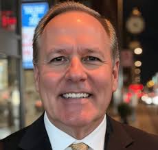 What happened to former elected official Steven C Sumner and why was he  released with no bond?