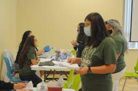 I'll accompany you to the station. Misinfo Thrives At Spanish Speaking Vaccination Site Health Workers Are Fighting Back Ohio Capital Journal