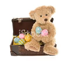 Chasse aux oeufs de paques seine et marne 77 chasse aux oeufs de paques 2013 chasse aux oeufs de paques 2014 torcy. Ours En Peluche Avec Des Oeufs De Paques Photos Freeimages Com