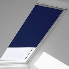 Velux Rollos Jalousien Plissees Raff Rollos Aussen Sonnenschutz Insektenschutz Und Aussenrollladen Dachfenstershop De