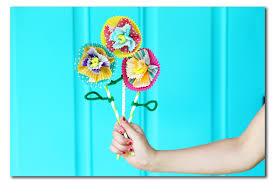 Wouldn't they be a perfect craft for mother's day? Cupcake Liner Flowers Sugar Bee Crafts