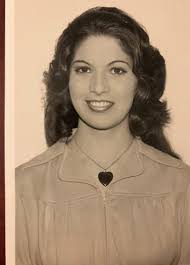 Sandra Kratz's Instagram, Twitter & Facebook