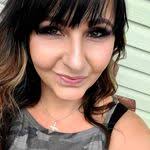 Colette Rowe's Instagram, Twitter & Facebook