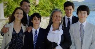 Dans son reportage, quotidien part à la découverte du château de la brière, dans les côtes d'armor. L Affaire Xavier Dupont De Ligonnes Relancee Grace A Netflix Ils Nous Ont Envoye Une Photo Et C Est Vrai Que La Ressemblance Est Frappante