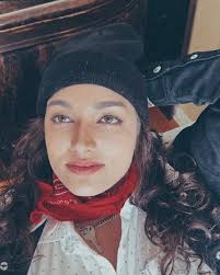 Anna Ellison (@anna_ellison) • Instagram photos and videos