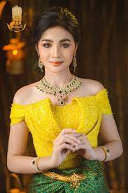 Beautiful Cambodia Traditional Wedding Dress Amazing Cambodia Costume Cambodian Wedding Dress Thai Wedding Dress Indian Wedding Dress