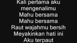 Lirik dan chord lagu 'lelaki cadangan' milik t2 ( tangkapan layar youtube nagaswara official video | indonesian music channel). Chords For Meet Uncle Hussain Ft Black Mentor Drama King Raja Drama