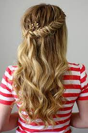 Curl your hair into tight curls and waves with a large curling iron, hot rollers. 36 Curly Prom Hairstyles That Will Make Heads Turn More