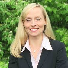 Stephanie Thelen's Instagram, Twitter & Facebook