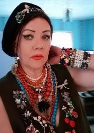 Beatrice Spence's Instagram, Twitter & Facebook