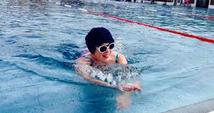 More than 100 attend Ice Swimming Hootenanny