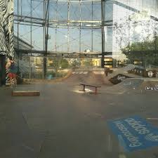 Im herzen bochums finden sich hier konzentriert bars, clubs, kneipen und restaurants, mitten in der bochumer innenstadt. Skate Deck Skate Park In Bermudadreieck