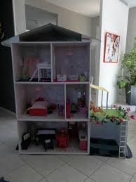 Fabrication Maisons De Poupee Barbie Construction De Maisons De Poupee Barbie Maison De Poupee Barbie Maison Barbie Maison De Poupee