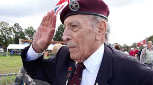 Hero glider pilot from Kingsbury unveils WW2 Battle of Arnhem memorial in  the Netherlands