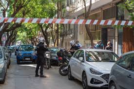 Η γυναικοκτονία έχει χρησιμοποιηθεί για να περιγράψει τις δολοφονίες γυναικών από τους συντρόφους και συζύγους τους και από τα μέλη της οικογένειας τους. N071mrly4bayem