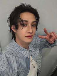 and then sends selfies 3 minutes later*