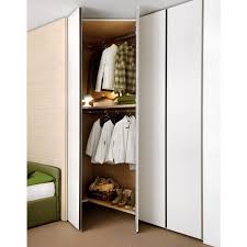 Un mondo di armadi ad angolo nidi battistella per interpretare le camere dei ragazzi. La Camera Per Ragazzi Lo Spazio Contenitivo Capitolo 2 Lineatre Kucita Gli Esperti Dell Arredamento