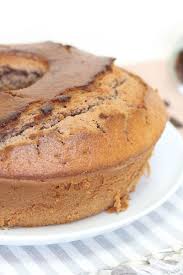 Chi mi segue sa che sono grande estimatrice dello yogurt fatto in casa e che ogni settimana ne. La Ciambella Con Yogurt Al Caffe E Un Dolce Casalingo Ideale Per La Colazione O La Merenda Per Arricchire Il Dolce E Conferirgli Idee Alimentari Dolci Ricette