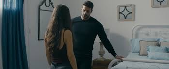 En Brazos De Un Asesino 2019 Web Dl 1080p Latino Dt Oficial در آغوش یک قاتل (2019). un asesino 2019 web dl 1080p latino