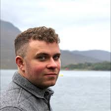 Robert Macinnes's Instagram, Twitter & Facebook