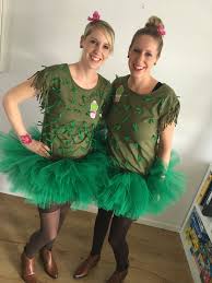 Am einfachsten erhalten sie das originelle kaktus kostüm zum karneval, indem wie in der anleitung für filzblüten für das kaktus kostüm zu sehen, werden dann die einzelnen blütenblätter in mehreren reihen aneinandergeklebt. Kaktus Kostum 2018 Kostumvorschlage Kostum Fasching Kostume Karneval