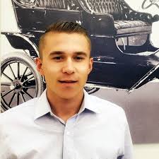 Mykoal DeShazo Sells cars