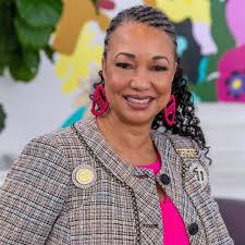 Chinyere Crutcher (@marykaychin) • Instagram photos and videos