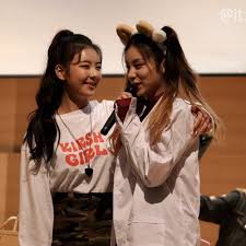 Yeji, lia, ryujin, chaeryeong und yuna. Layaknya Keluarga 10 Potret Manis Kedekatan Yeji Dan Lia Itzy