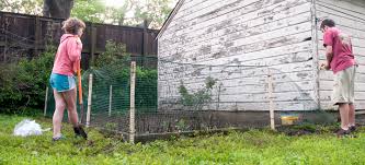 The inner fence should be set at 50 inches (127 cm.) from the ground and an outer perimeter 38 inches (96.5 cm.) from the inner set at 15 and 43 inches (38 and 109 cm.). Quick And Easy Diy Garden Fence My Other Backyard