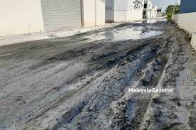 Today we're going to go through the airport step by step, learning important vocabulary and useful phrases along the way. Jalan Bertakung Berselut Sukarkan Laluan Pengguna