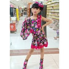 Saree adalah pakaian tradisional perempuan india. Baju Fashion Show Anak