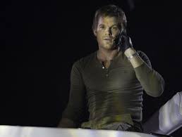 When he's not helping the homicide division solving murders, he spends his time hunting and killing bad guys that slip through the justice system. Dexter Plots Return To Showtime Years After Its Derided Series Finale Vanity Fair