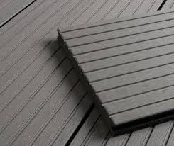 Die wpc massivdielen sind darüber hinaus noch überaus witterungsbeständig und resistent gegen kratzer und absplitterungen. Hori Terrassendielen Wpc Bpc 10030017914 Casando