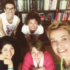 WMN, új iroda, boldogság :D Szentesi Éva, Gyurkó Szilvi, Prónay-Zakar Gina,  Both Gabi és én. Meg akik később csatlakoztak: Ujvári Bea és Szalánczi  Kriszta. És akik igazoltan távol: Kormos Anett, Takács Krisztián